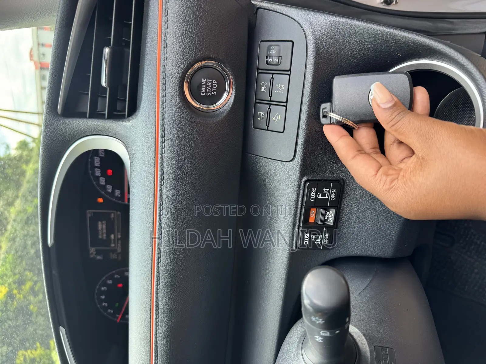 Toyota Sienta 2019 Silver
