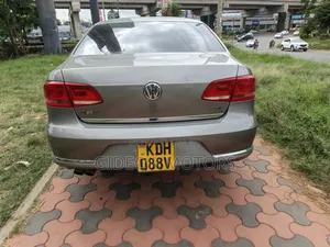Volkswagen Passat 2013 Silver