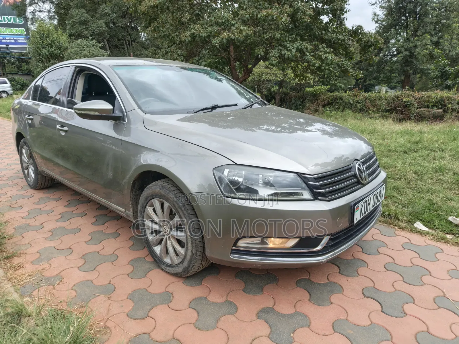 Volkswagen Passat 2013 Silver