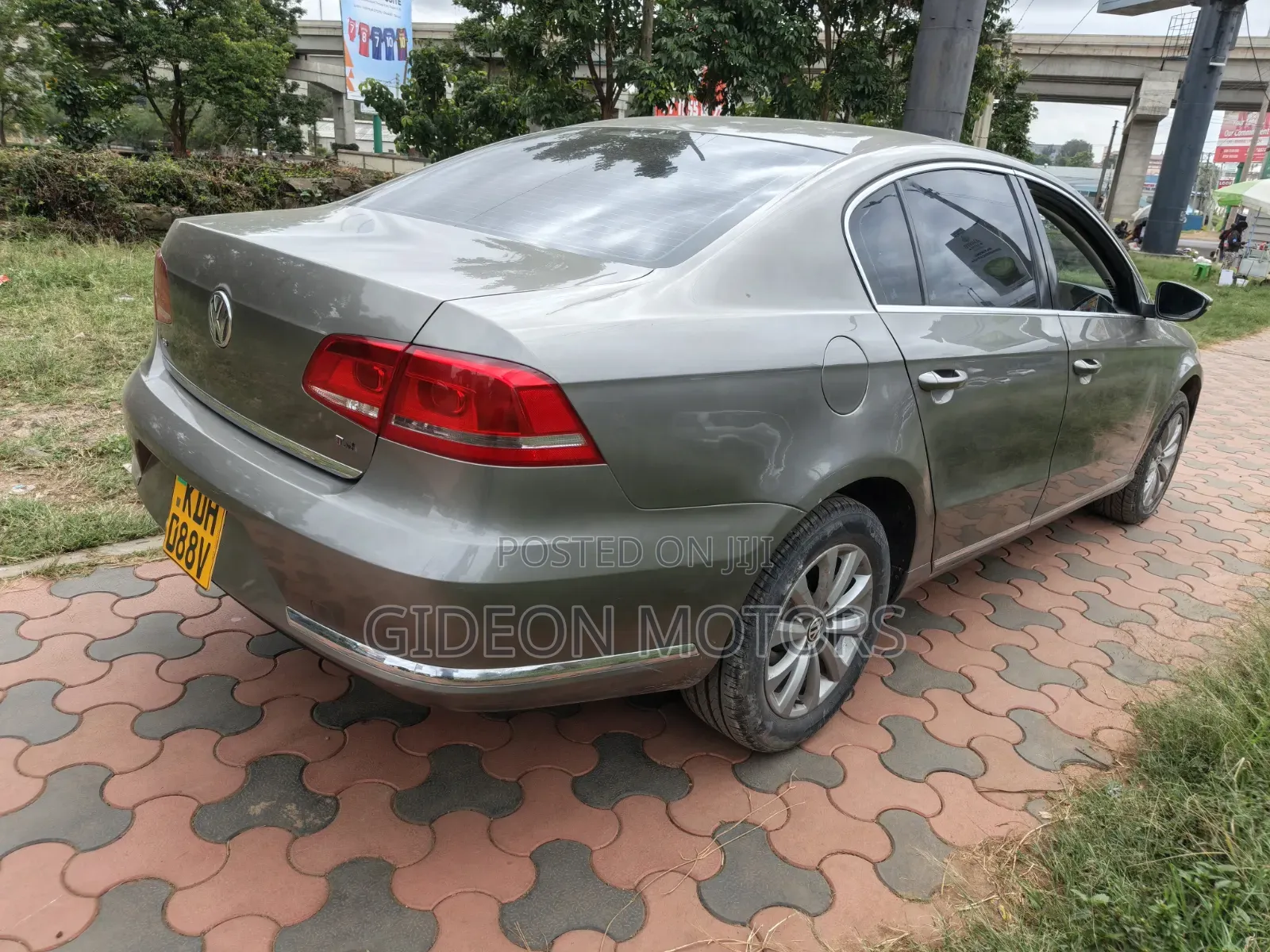 Volkswagen Passat 2013 Silver