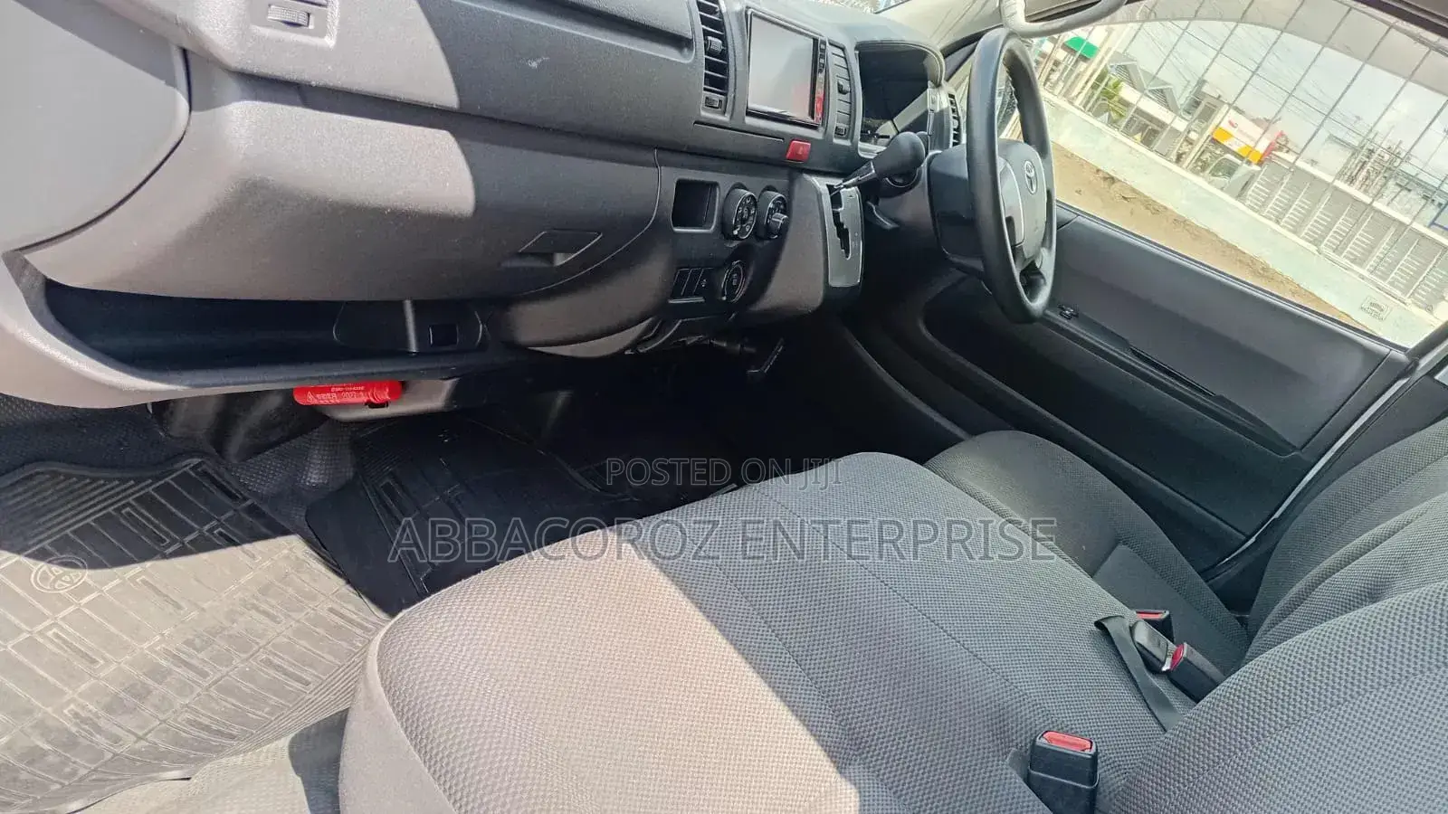Toyota HiAce 2020 Silver