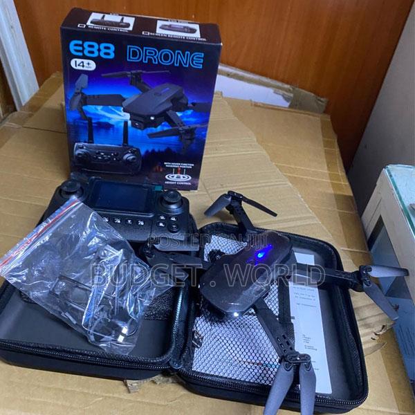 E88 Pro Aerial Photography Drone With Screen Display Controller