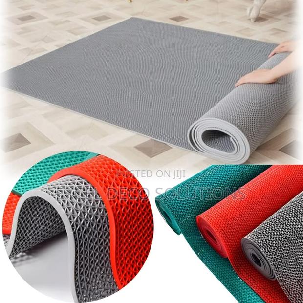 S Mat With Durable Heavy Traffic Protection