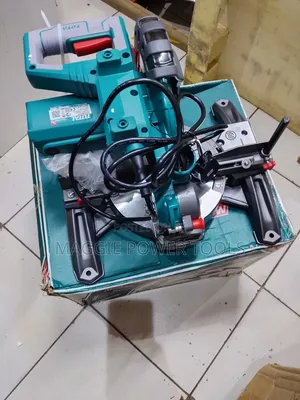 Heavy Duty and Durable Total Mitre Saw/1400w