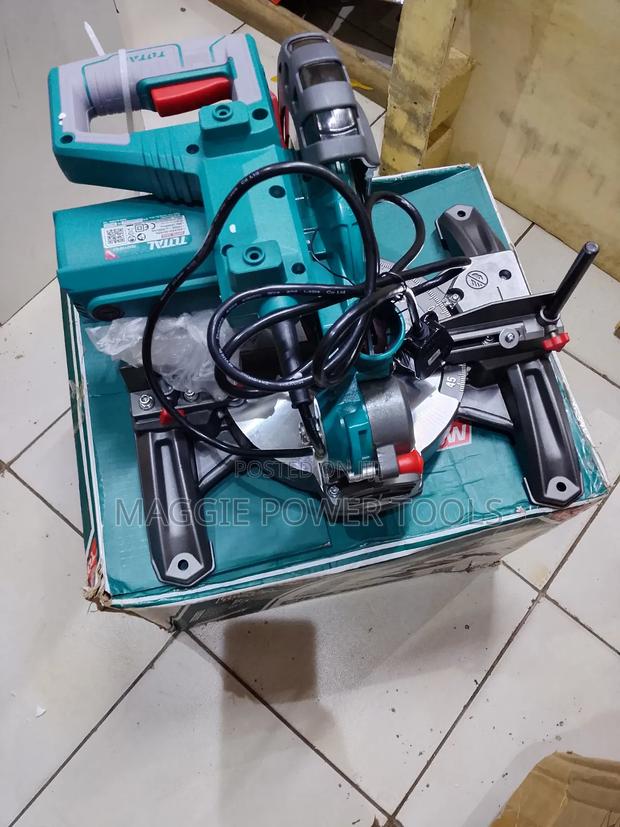Heavy Duty and Durable Total Mitre Saw/1400w