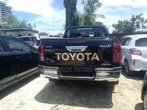 Toyota Hilux 2020 Black
