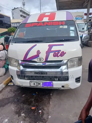 Toyota HiAce 2015 White