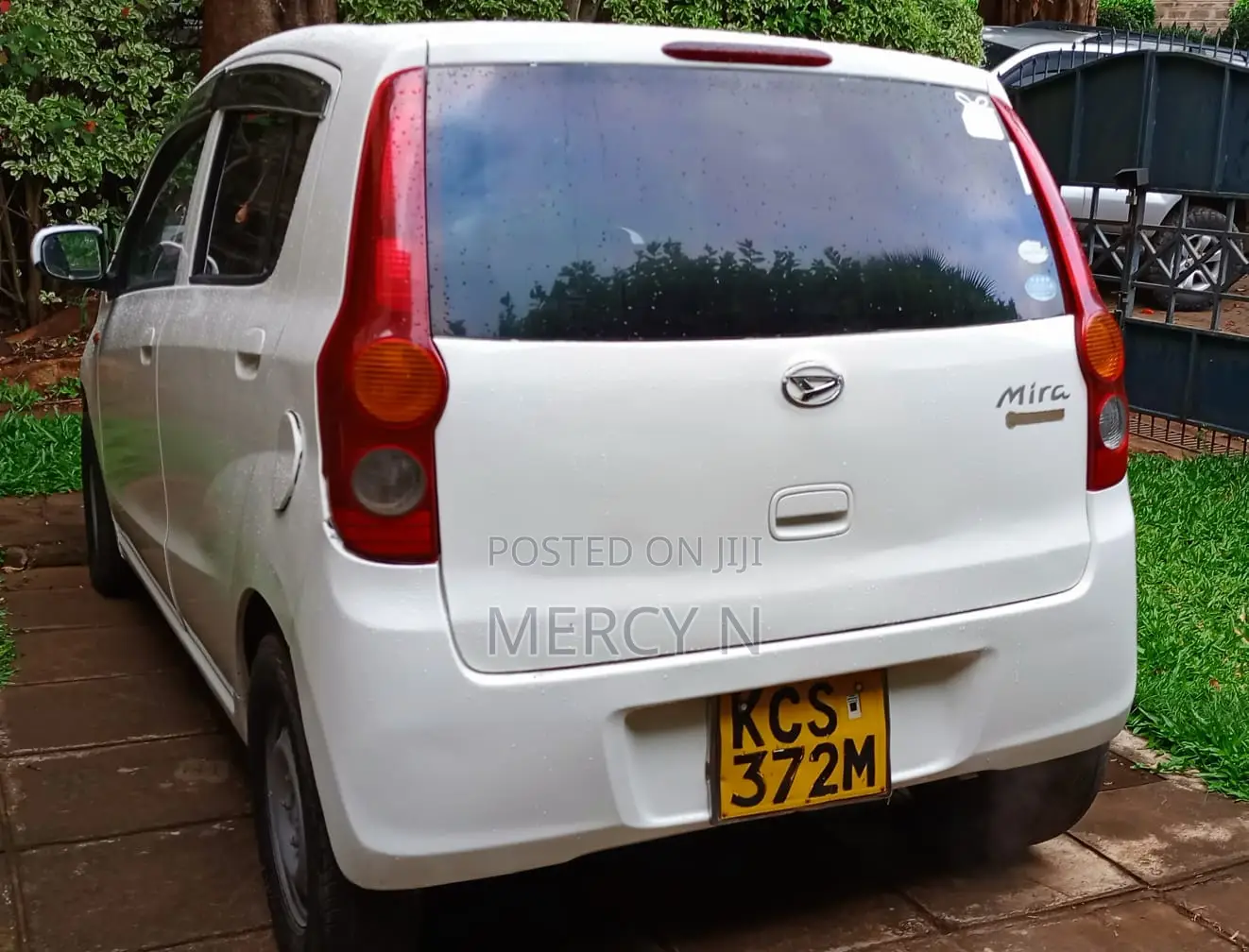 Daihatsu Mira 2011 White