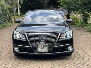 Toyota Crown 2015 Black