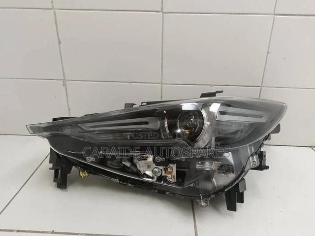 Cx-5 2018 Headlights - main view