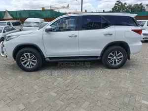 Toyota Fortuner 2019 White