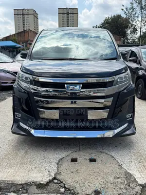 Toyota Noah 1.8 FWD Hybrid (7 seater) 2019 Black