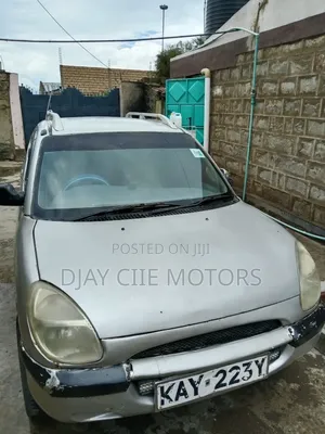 Toyota Duet 2001 Silver