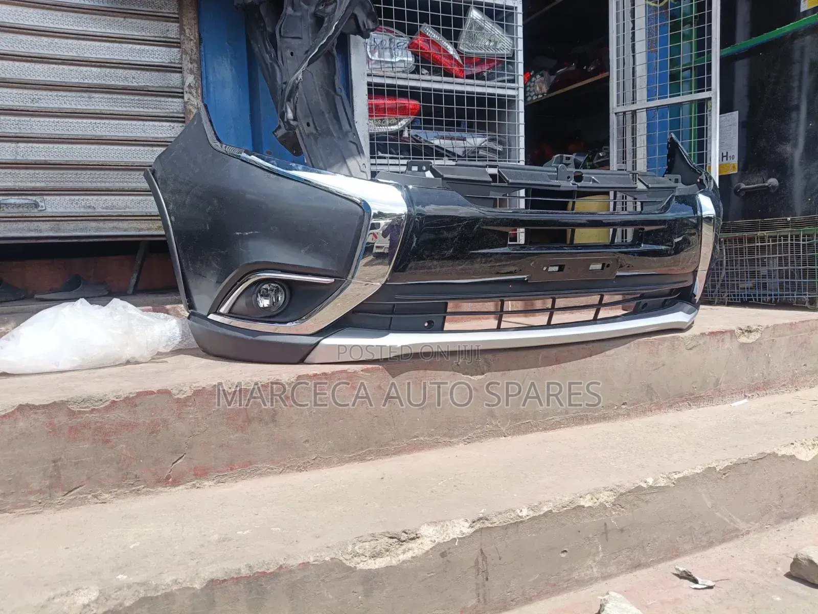 Bumper Mistrubishi Outlander 2016-2018 Model.
