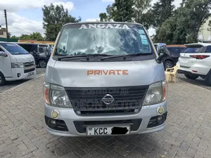 Nissan Caravan (Urvan) 2007 Silver