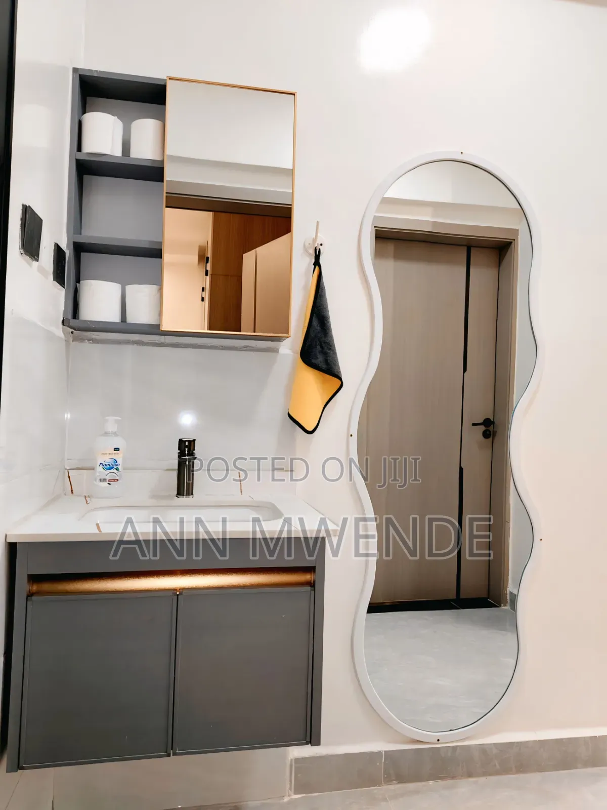 Cozy 2 Bedroom Gym/Sauna/Netflix