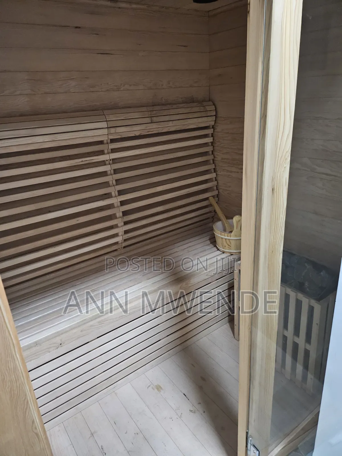 Cozy 2 Bedroom Gym/Sauna/Netflix