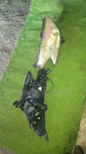 Nissan Note E12 Headlight
