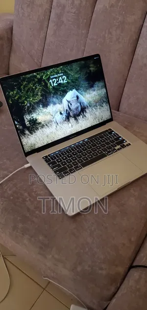 Laptop Apple MacBook Pro 2019 32GB Intel Core i9 SSD 1T