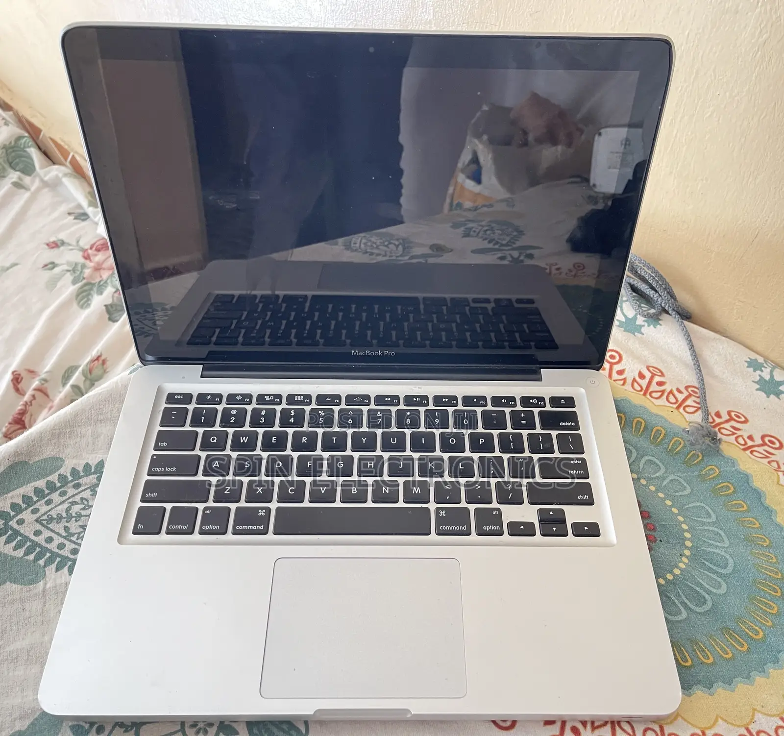 Laptop Apple MacBook Pro 4GB Intel Core i5 SSD 256GB