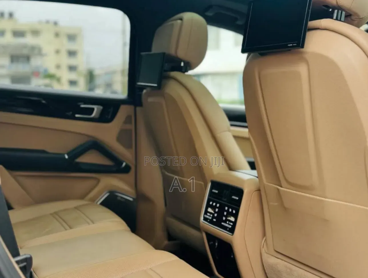 Porsche Cayenne Base AWD 2019 Blue