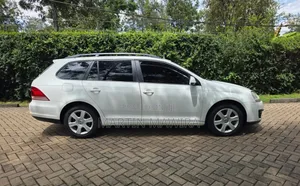 Volkswagen Golf 2010 White