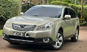Subaru Outback 2.5i 2010 Gold
