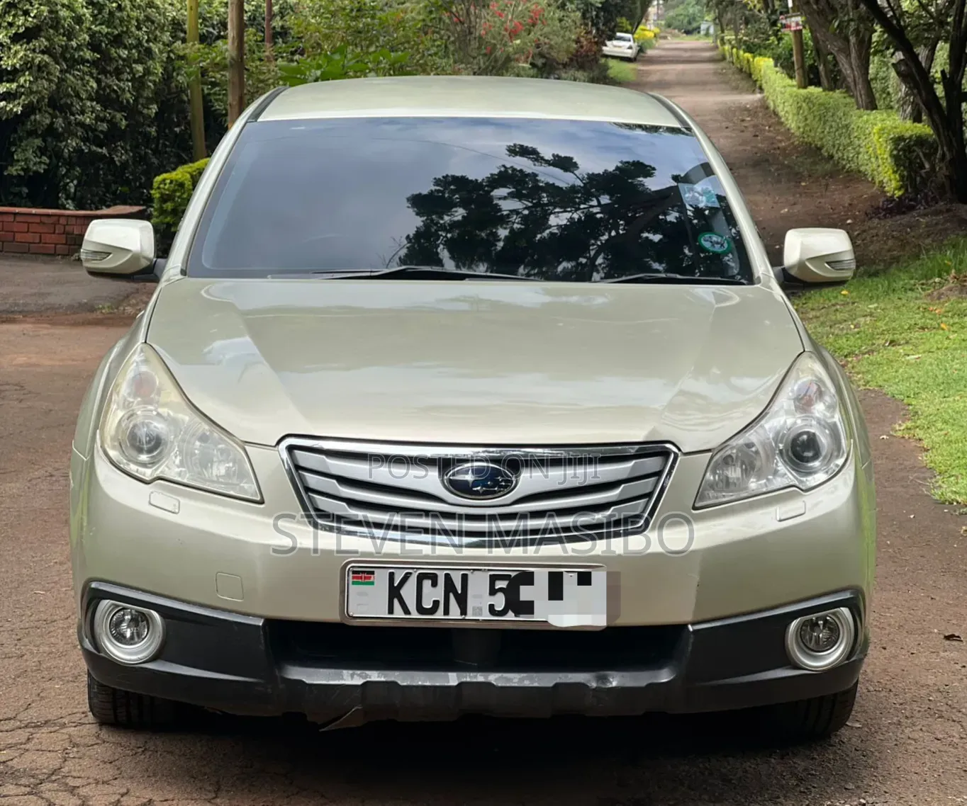 Subaru Outback 2.5i 2010 Gold
