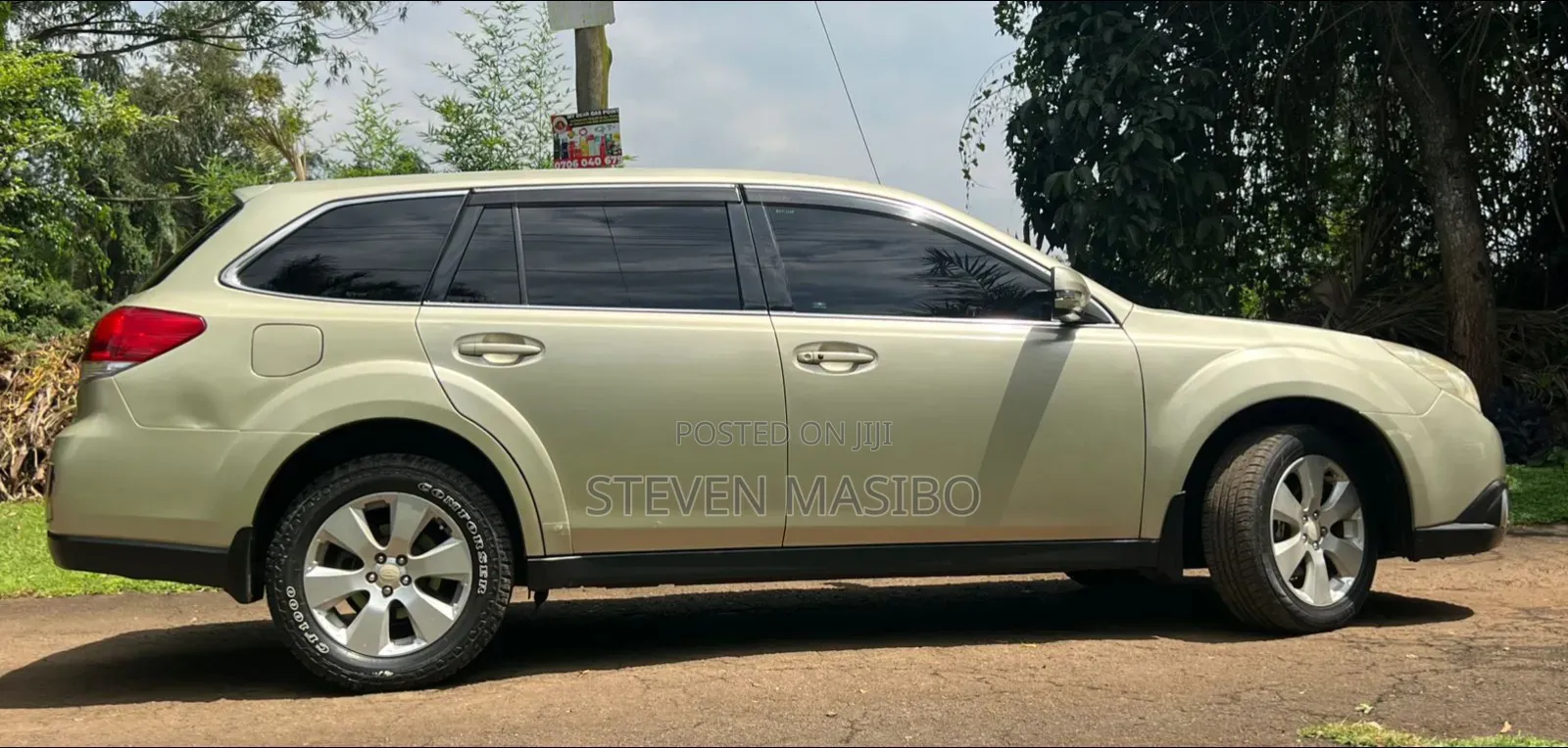 Subaru Outback 2.5i 2010 Gold