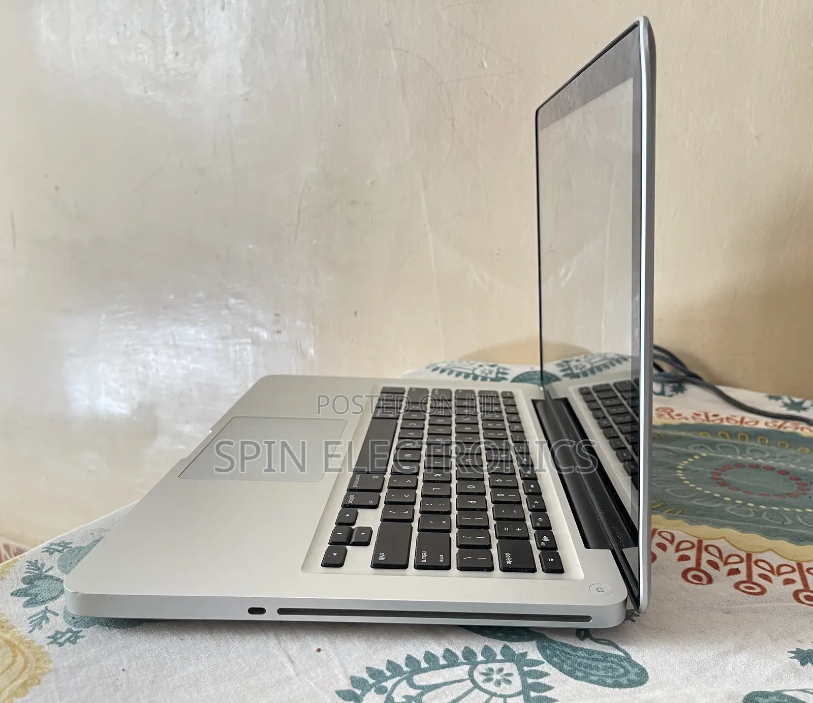 Laptop Apple MacBook Pro 4GB Intel Core i5 SSD 256GB