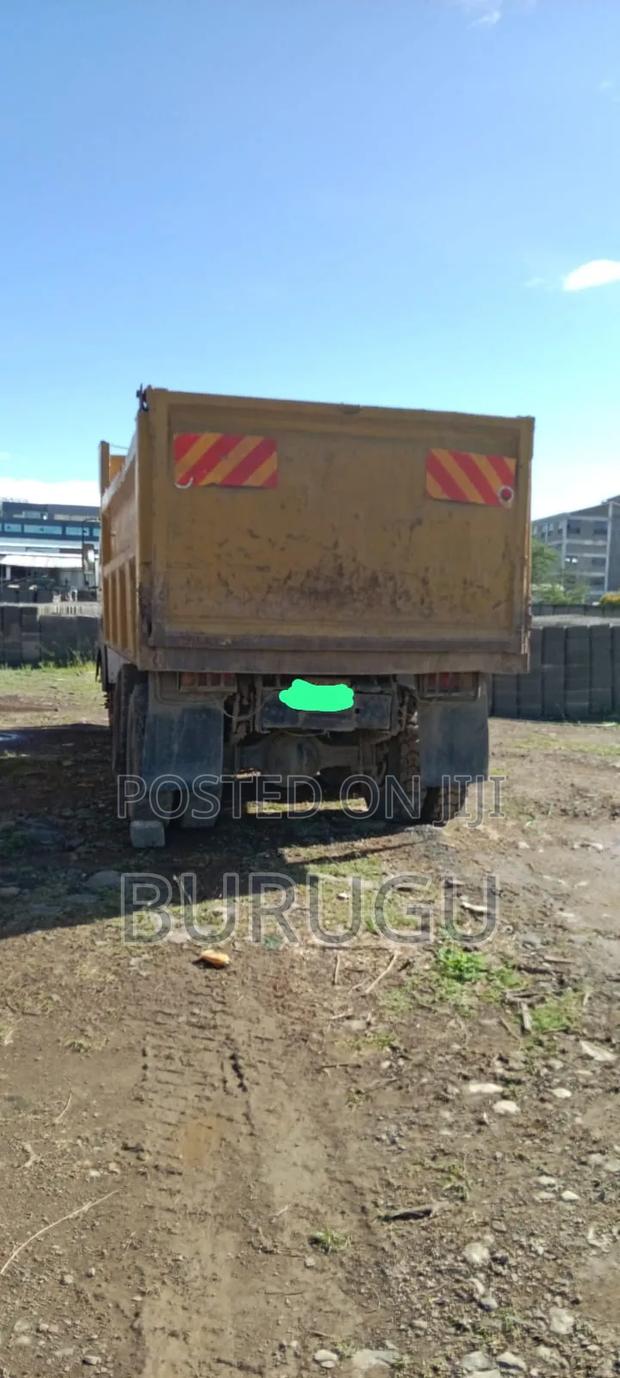 Tata Tipper KBQ 2011 White - thumbnail 4