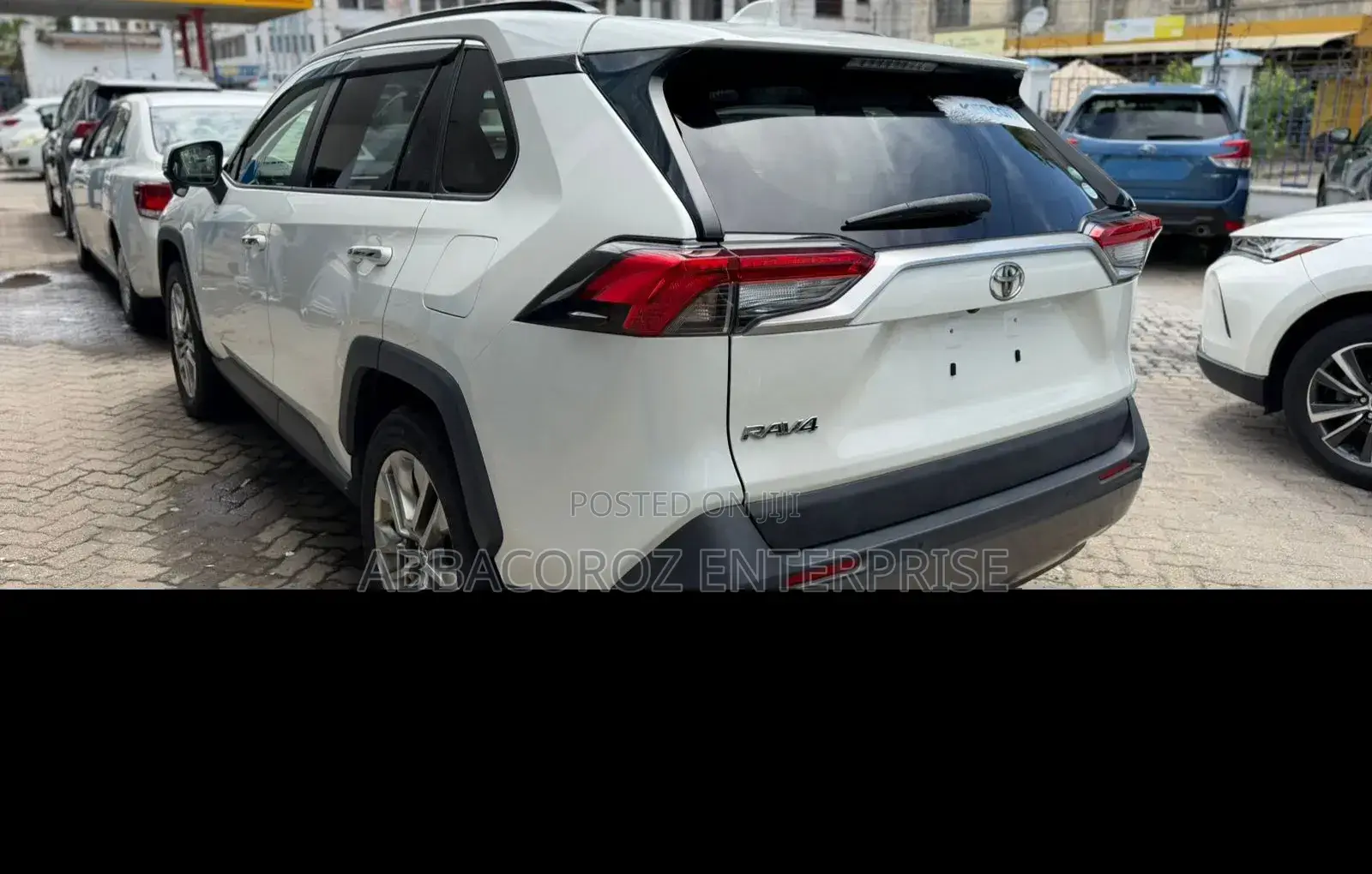 Toyota RAV4 XLE Premium AWD 2019 White