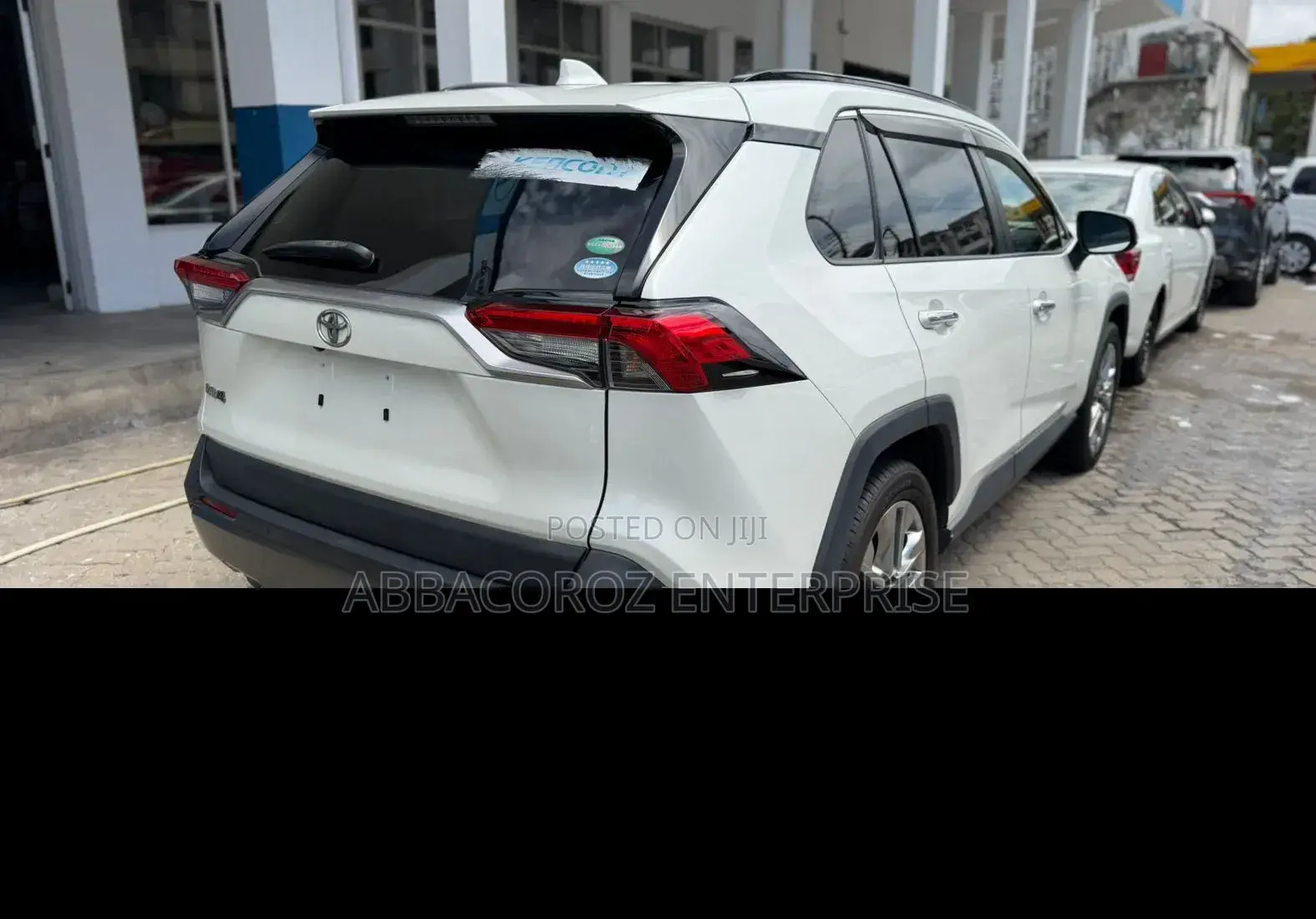 Toyota RAV4 XLE Premium AWD 2019 White