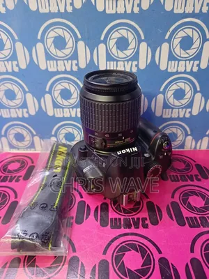 Nikon D3000 DSLR Camera-Works Perfect