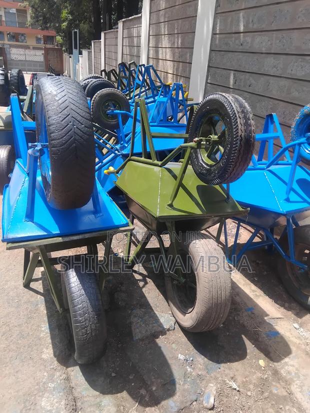 Heavy Duty Wheelbarrow