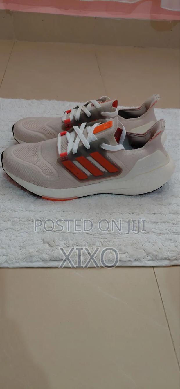 Adidas Ultraboost 22 Running Shoes