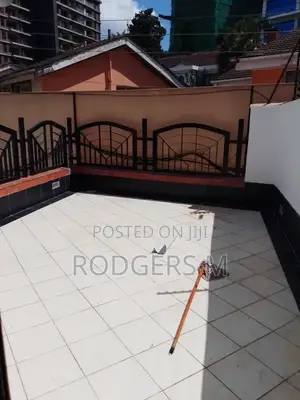 5bdrm Townhouse / Terrace in Raphta Road Area for rent