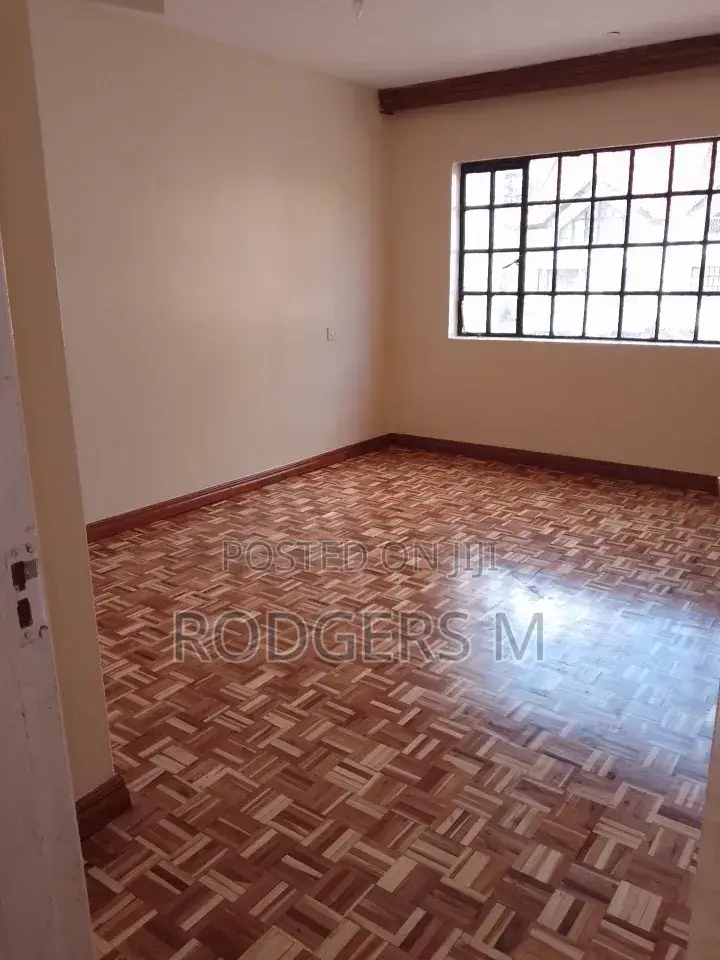 5bdrm Townhouse / Terrace in Raphta Road Area for rent