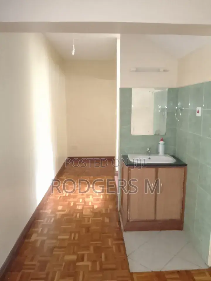 5bdrm Townhouse / Terrace in Raphta Road Area for rent
