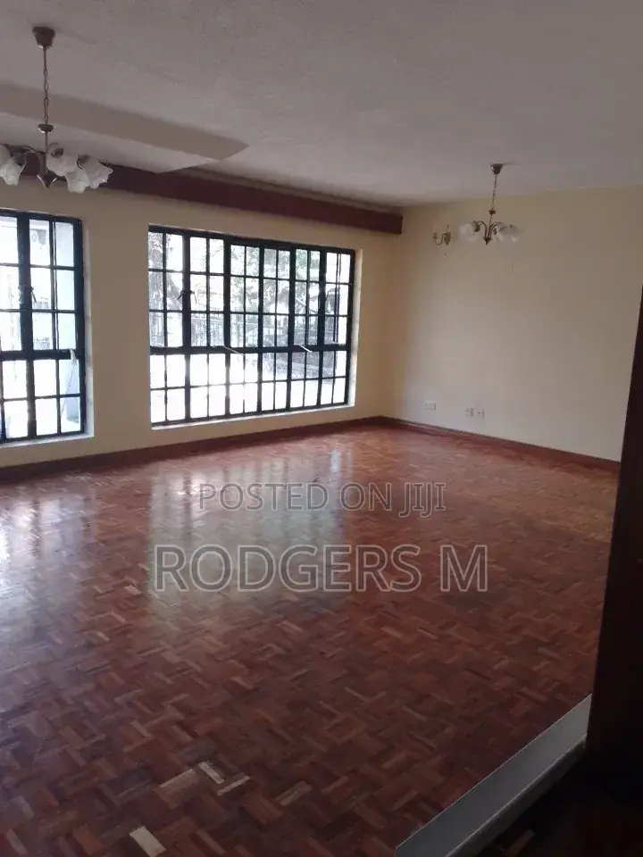 5bdrm Townhouse / Terrace in Raphta Road Area for rent