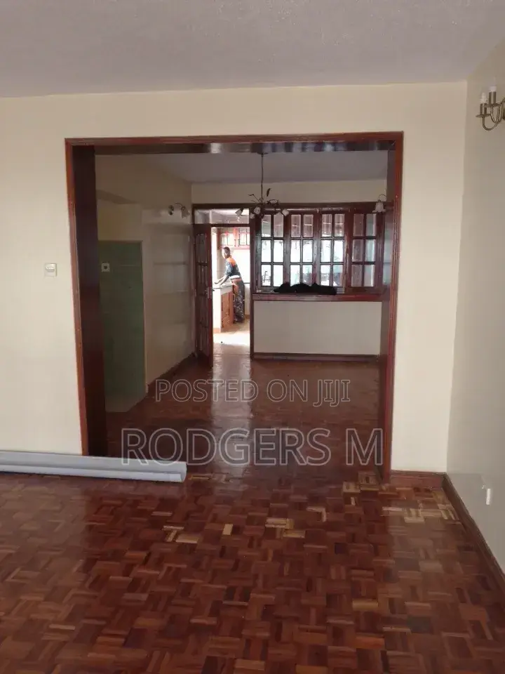 5bdrm Townhouse / Terrace in Raphta Road Area for rent