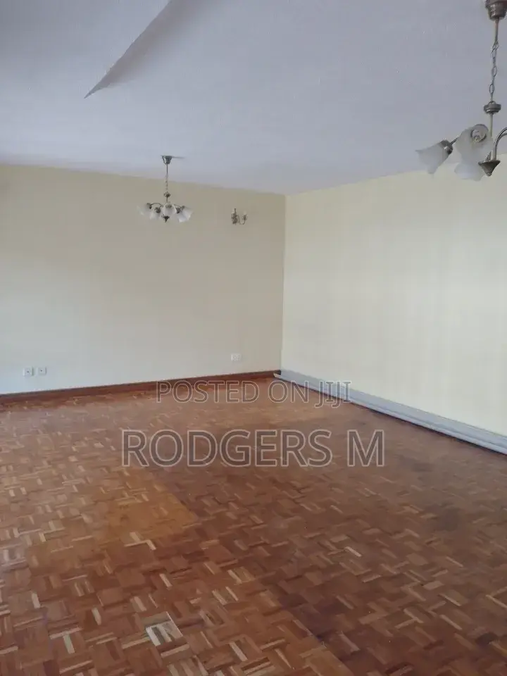 5bdrm Townhouse / Terrace in Raphta Road Area for rent
