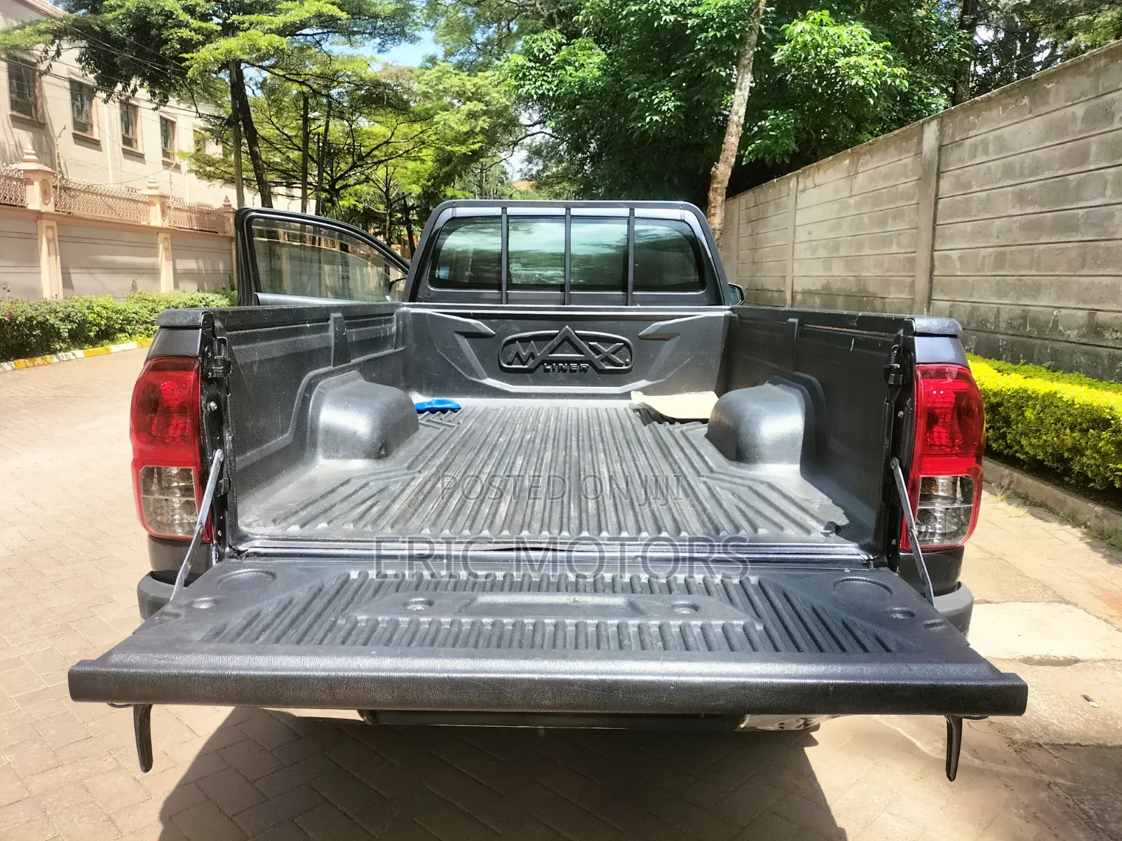 Toyota Hilux 2015 Blue