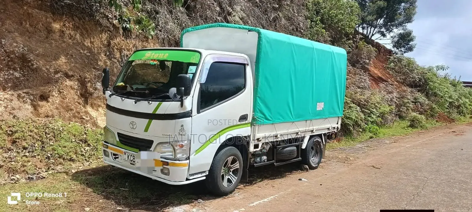 Toyota Dyna 2012 White