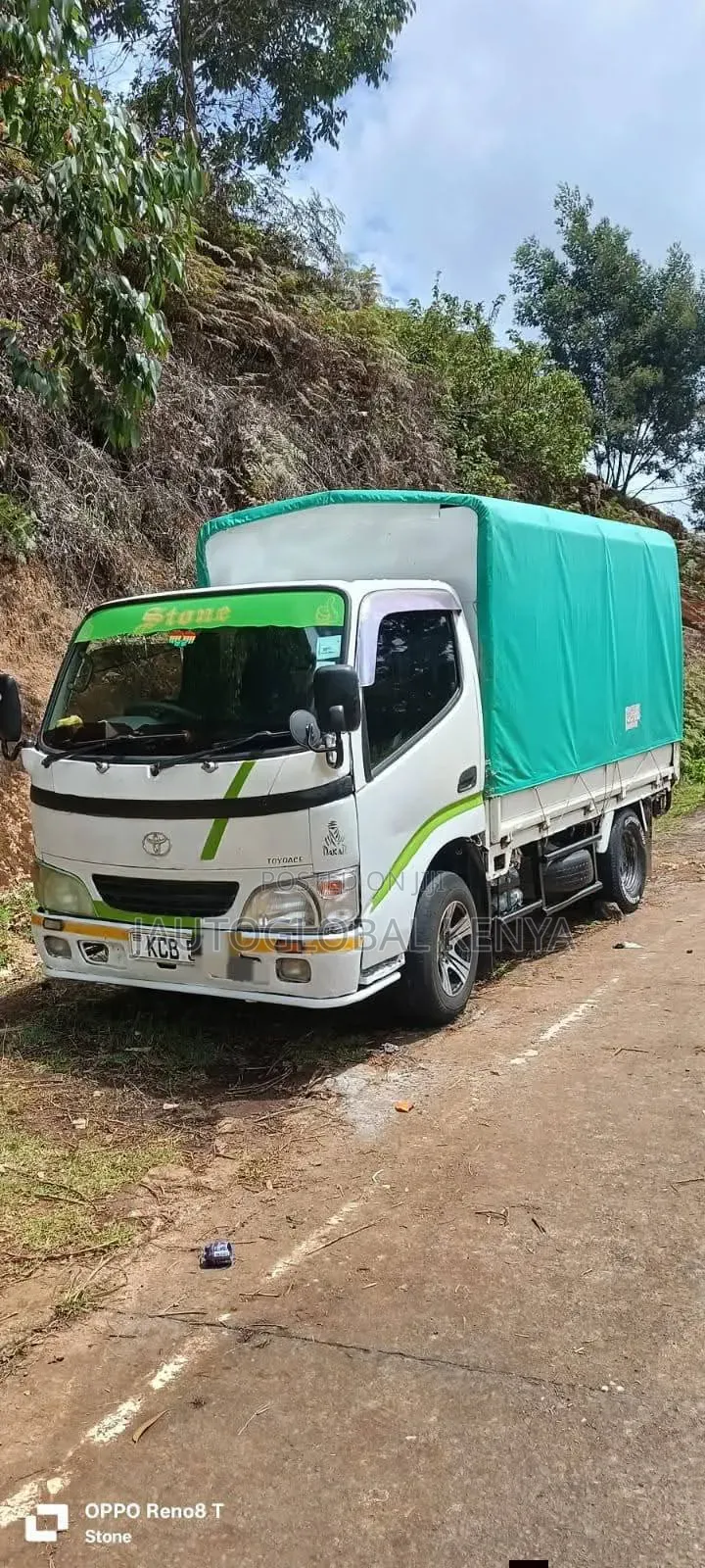 Toyota Dyna 2012 White