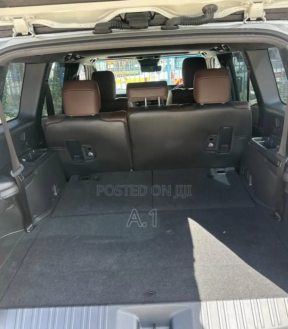 Toyota Land Cruiser Prado 2023 White