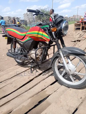 Honda CB 2023 Red
