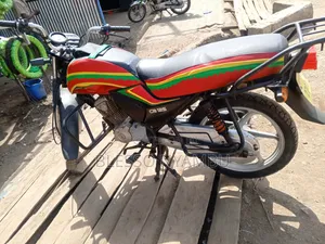 Honda CB 2023 Red