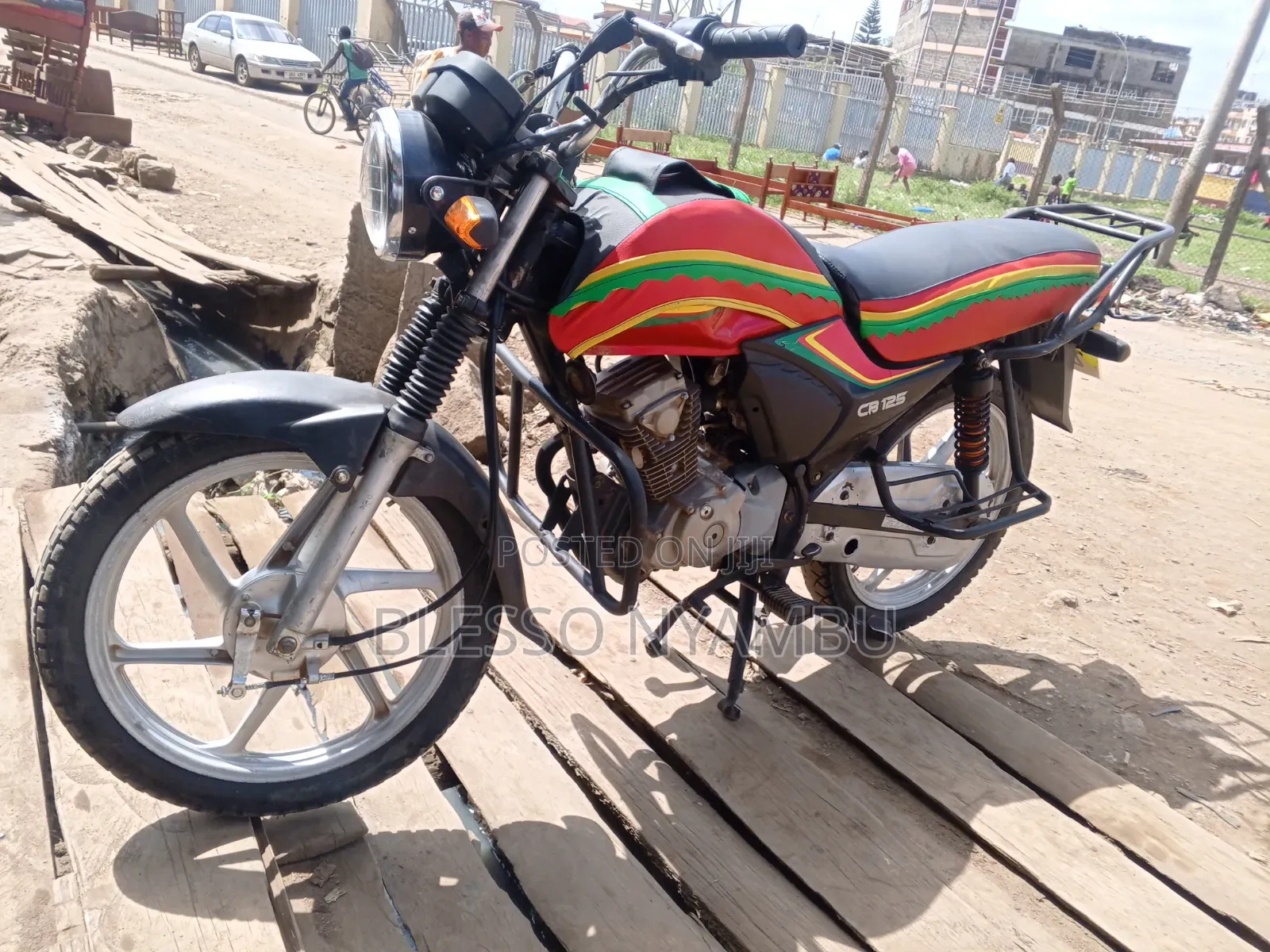 Honda CB 2023 Red