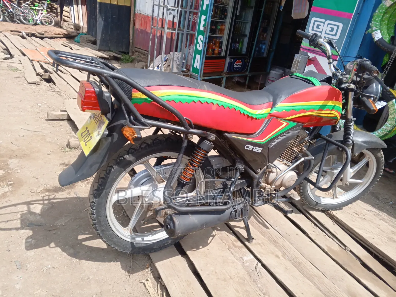Honda CB 2023 Red